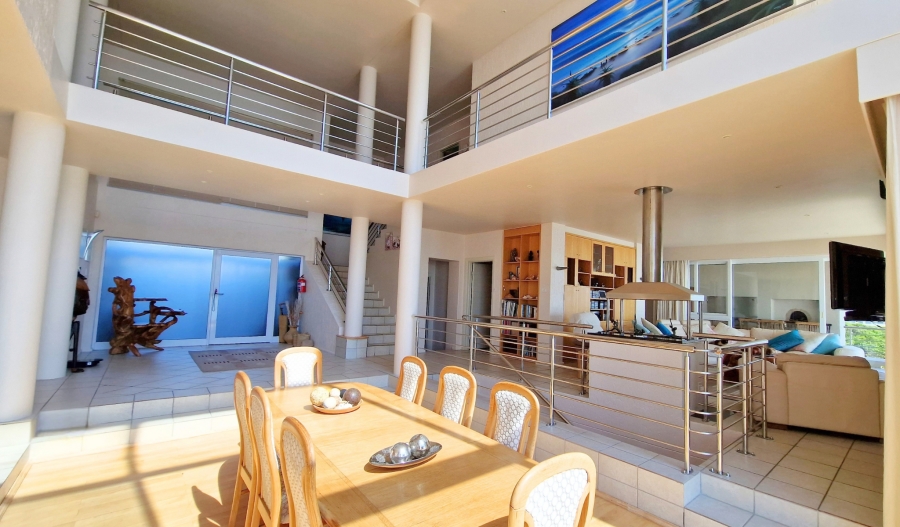7 Bedroom Property for Sale in Wavecrest Eastern Cape